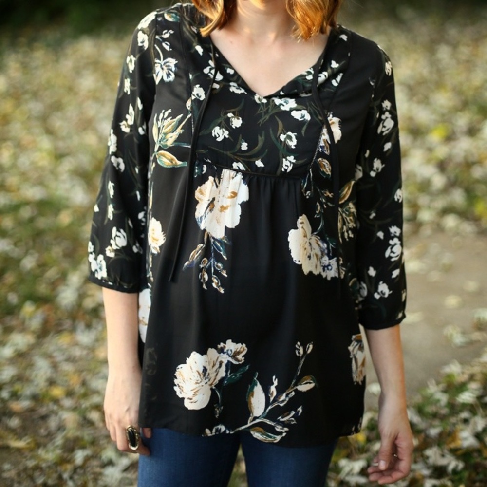 A PEA IN THE POD Maternity  Black  Floral Crepe Blouse 3/4 Sleeves Women S Small